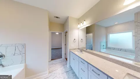 Bath - 109 Loch Ct, Lagrange, GA 30241 photo 3 of 8