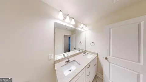 Bath - 109 Loch Ct, Lagrange, GA 30241 photo 8 of 8