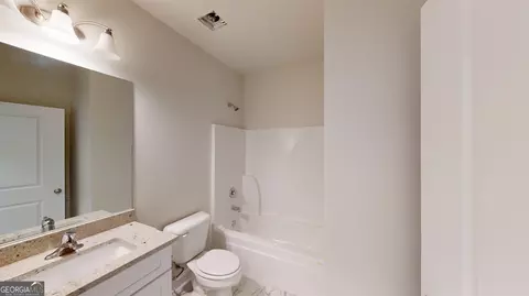 Bath - 109 Loch Ct, Lagrange, GA 30241 photo 5 of 8
