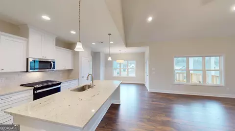 Kitchen - 109 Loch Ct, Lagrange, GA 30241 photo 4 of 6