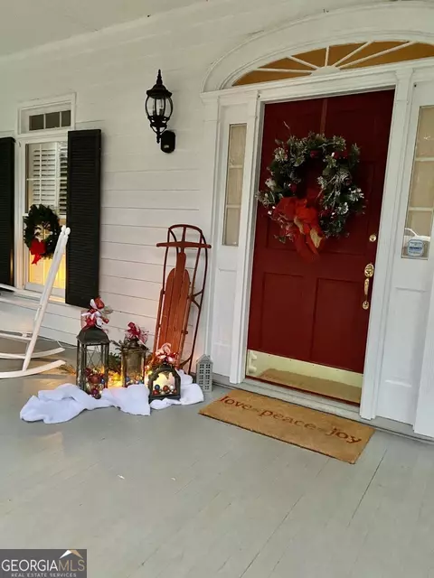 Exterior - 3006 White Oak Ct, Lagrange, GA 30240 photo 7 of 12
