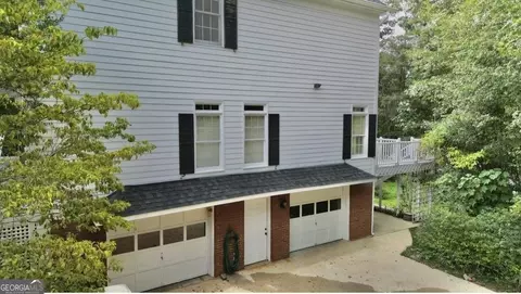 Exterior - 3006 White Oak Ct, Lagrange, GA 30240 photo 6 of 12