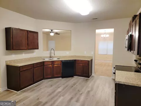 35 Lisa Ct, Covington, GA 30016 photo 8