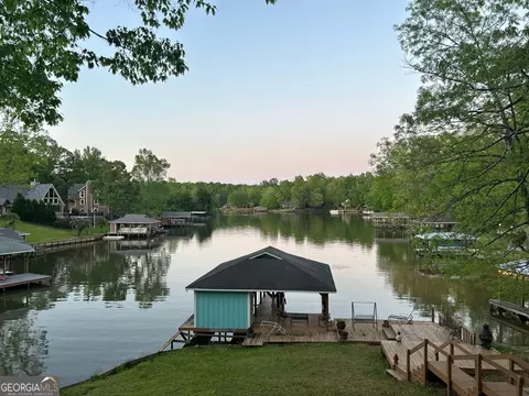 472 Lee Rd 462, Valley, AL 36854