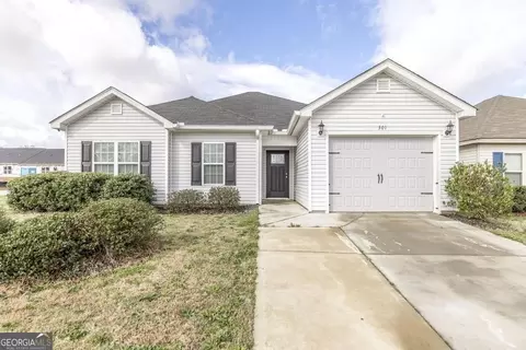 301 Collins Park Dr, Centerville, GA 31028