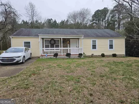 3237 Pawnee Dr, Rex, GA 30273