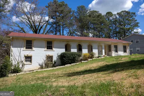 6266 Auburn Dr, Riverdale, GA 30296