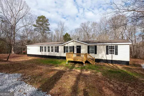 121 Mill Run Dr, Comer, GA 30629