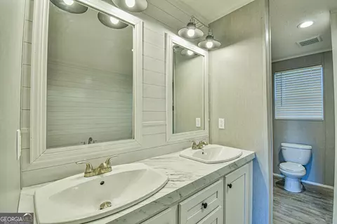 Bath - 579 Highway 63, Commerce, GA 30529 photo 1 of 5