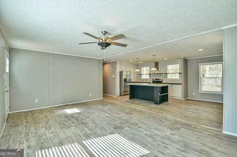 Living - 579 Highway 63, Commerce, GA 30529 photo 2 of 2
