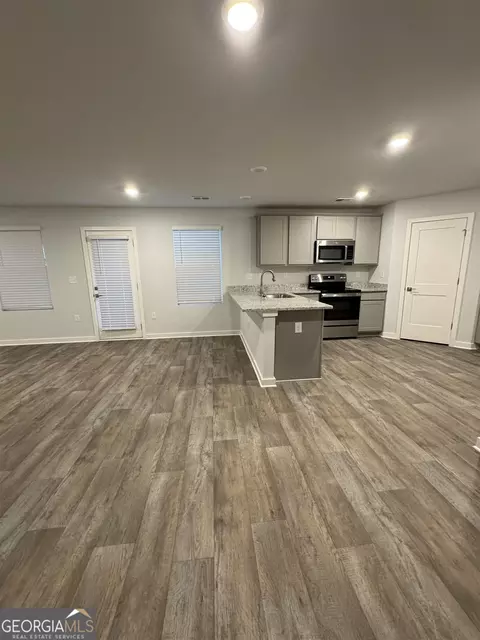 1189 Bluecoat Cir #6, Hampton, GA 30228 photo 2