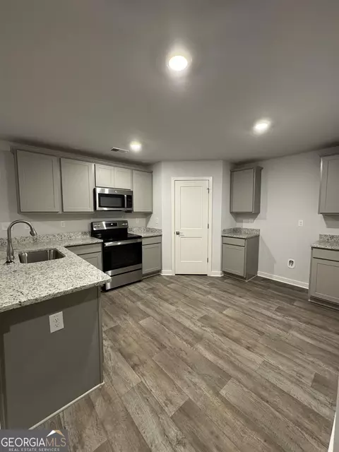 1189 Bluecoat Cir #6, Hampton, GA 30228 photo 4
