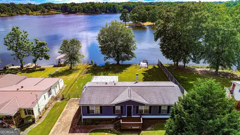 250 Lakeview Dr, Locust Grove, GA 30248