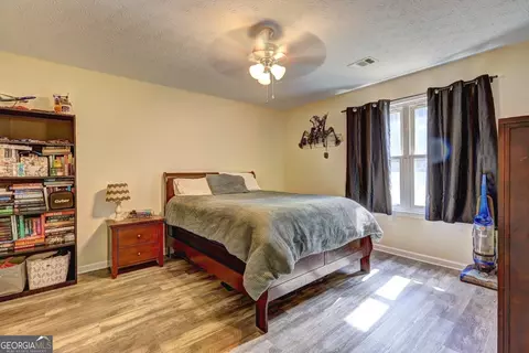357 Tussahaw Point Dr, Jackson, GA 30233 photo 8