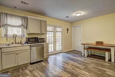 357 Tussahaw Point Dr, Jackson, GA 30233 photo 5