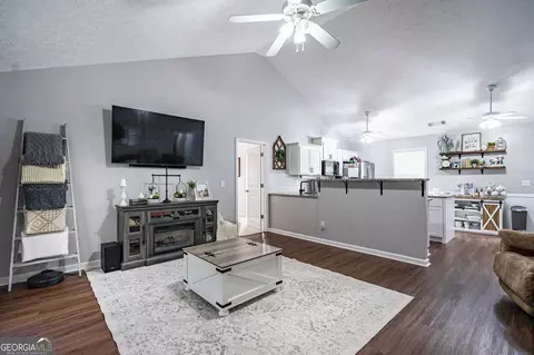 403 Mckinley Cir, Lagrange, GA 30240 photo 2
