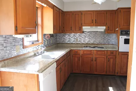 469 Camelot Ct, Lagrange, GA 30241 photo 5