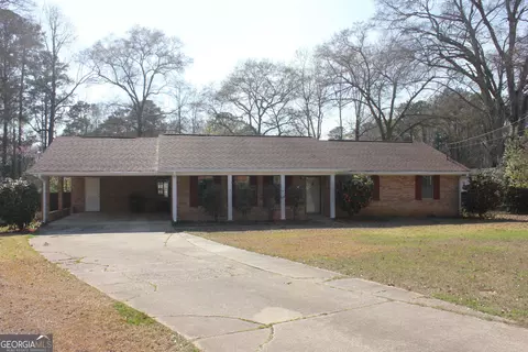 469 Camelot Ct, Lagrange, GA 30241 photo 2