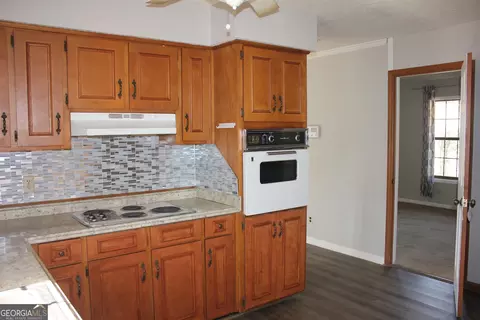 469 Camelot Ct, Lagrange, GA 30241 photo 3