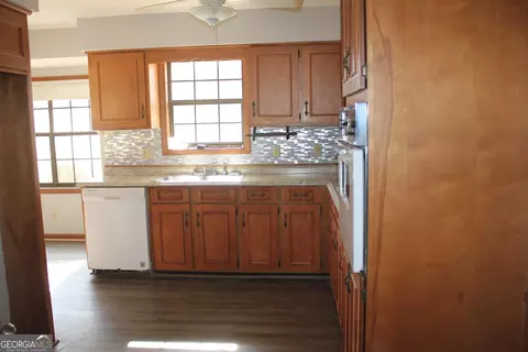 469 Camelot Ct, Lagrange, GA 30241 photo 4
