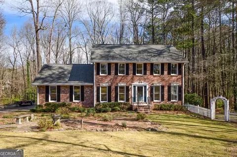115 Oak Leaf Ct, Fayetteville, GA 30214