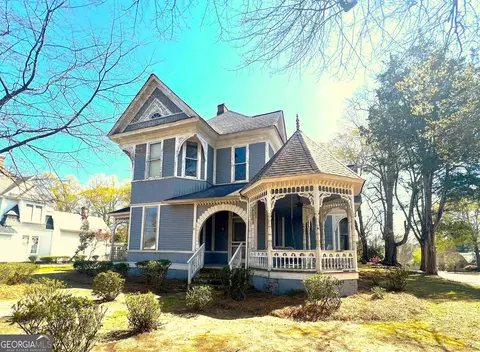 29 Tusten St, Elberton, GA 30635