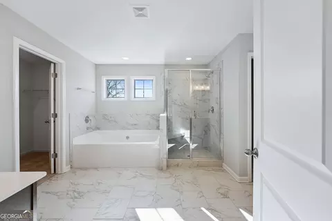Bath - 986 Hines Rd #9, Lagrange, GA 30241 photo 2 of 4