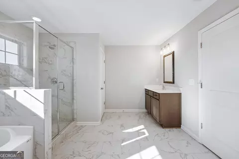 Bath - 986 Hines Rd #9, Lagrange, GA 30241 photo 3 of 4