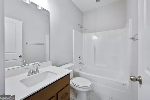 Bath - 986 Hines Rd #9, Lagrange, GA 30241 photo 1 of 4