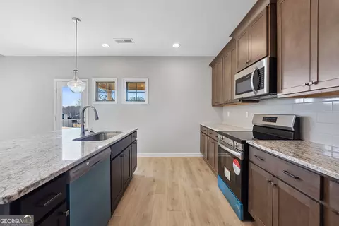 Kitchen - 986 Hines Rd #9, Lagrange, GA 30241 photo 2 of 2
