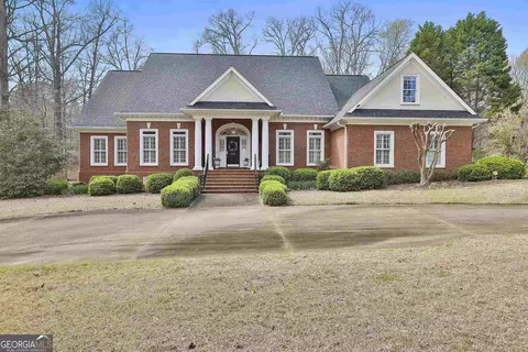 111 Cheshire Dr, Griffin, GA 30223
