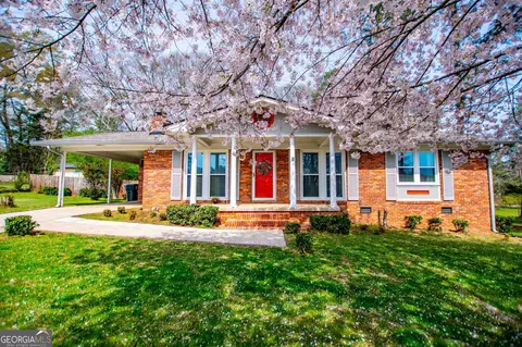 70 Crestview Cir, Carrollton, GA 30117