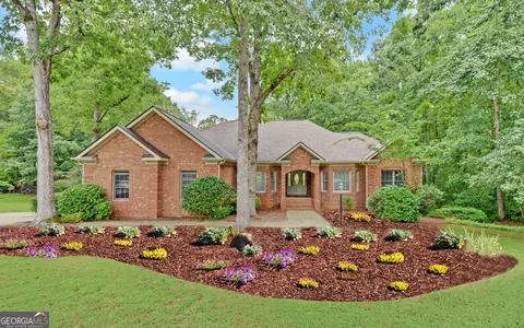 213 Orchard Ct, Clarkesville, GA 30523