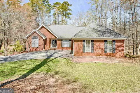 115 Silverthorn Dr, Tyrone, GA 30290