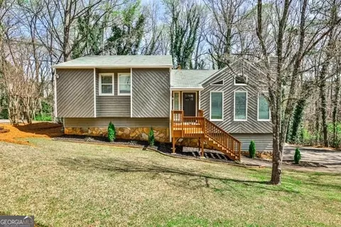 201 Shalloway Dr, Kennesaw, GA 30144