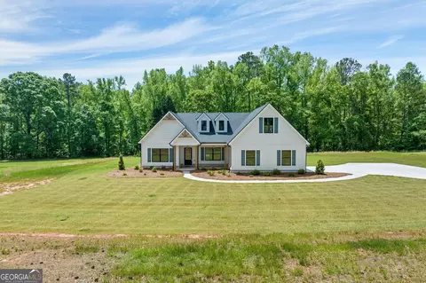 204 Lake Point Dr, Williamson, GA 30292
