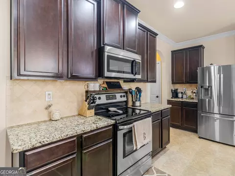 Kitchen - 1421 Stone Ridge Ct, Hampton, GA 30228 photo 4 of 6