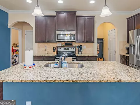 Kitchen - 1421 Stone Ridge Ct, Hampton, GA 30228 photo 6 of 6