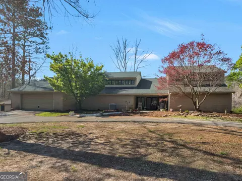 621 Brook Hills Dr, Covington, GA 30014