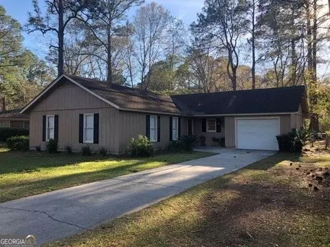 231 S Edgewood Dr, Statesboro, GA 30458