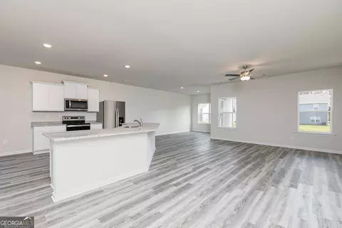 271 Limestone Cir, Conyers, GA 30013 photo 8