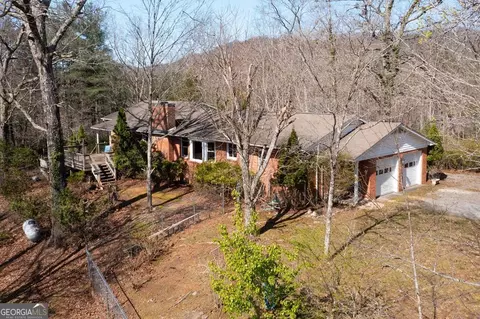 14 Wells Rd, Brasstown, NC 28902