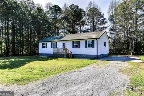 54 Reynolds St, Lyerly, GA 30730