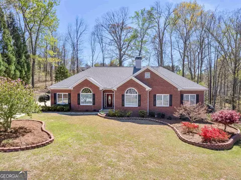 548 Country Club Dr, Stockbridge, GA 30281