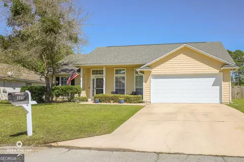 325 Hallowes Dr, Saint Marys, GA 31558