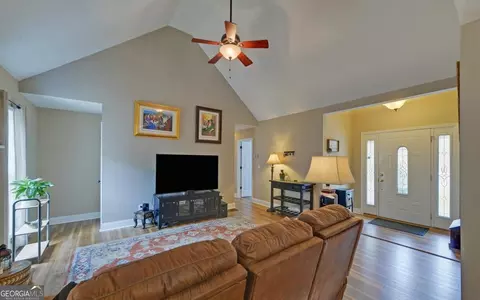 Living - 747 Henderson Falls Rd, Toccoa, GA 30577 photo 3 of 5