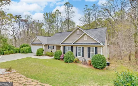 Exterior - 747 Henderson Falls Rd, Toccoa, GA 30577 photo 2 of 10
