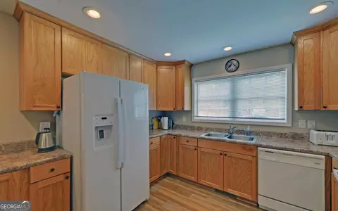Kitchen - 747 Henderson Falls Rd, Toccoa, GA 30577 photo 4 of 7