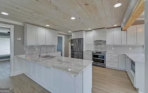 Kitchen - 385 Acre Ests, Toccoa, GA 30577 photo 6 of 6