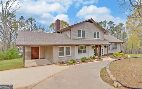 Exterior - 385 Acre Ests, Toccoa, GA 30577 photo 2 of 13